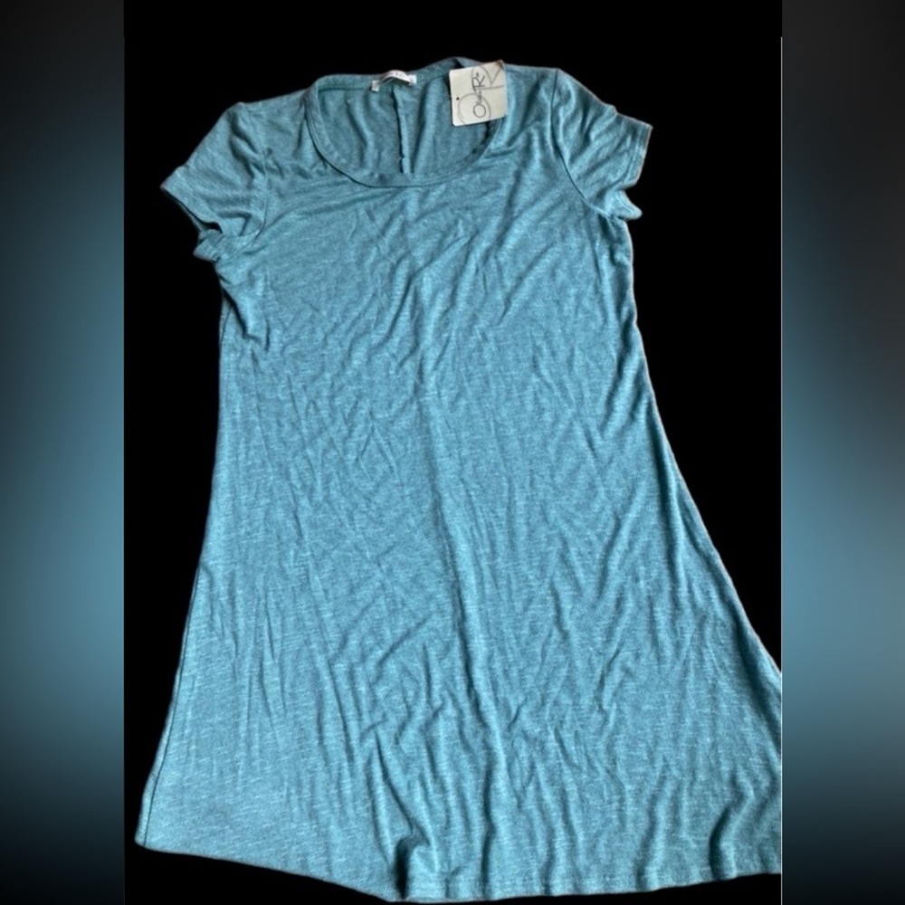 - NWT - Olivia Rae scoop neck short sleeve dress medium